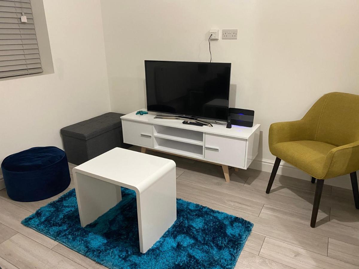 Marie'S Serviced Apartments- 2 Bedroom City Stay Bedford Exterior photo
