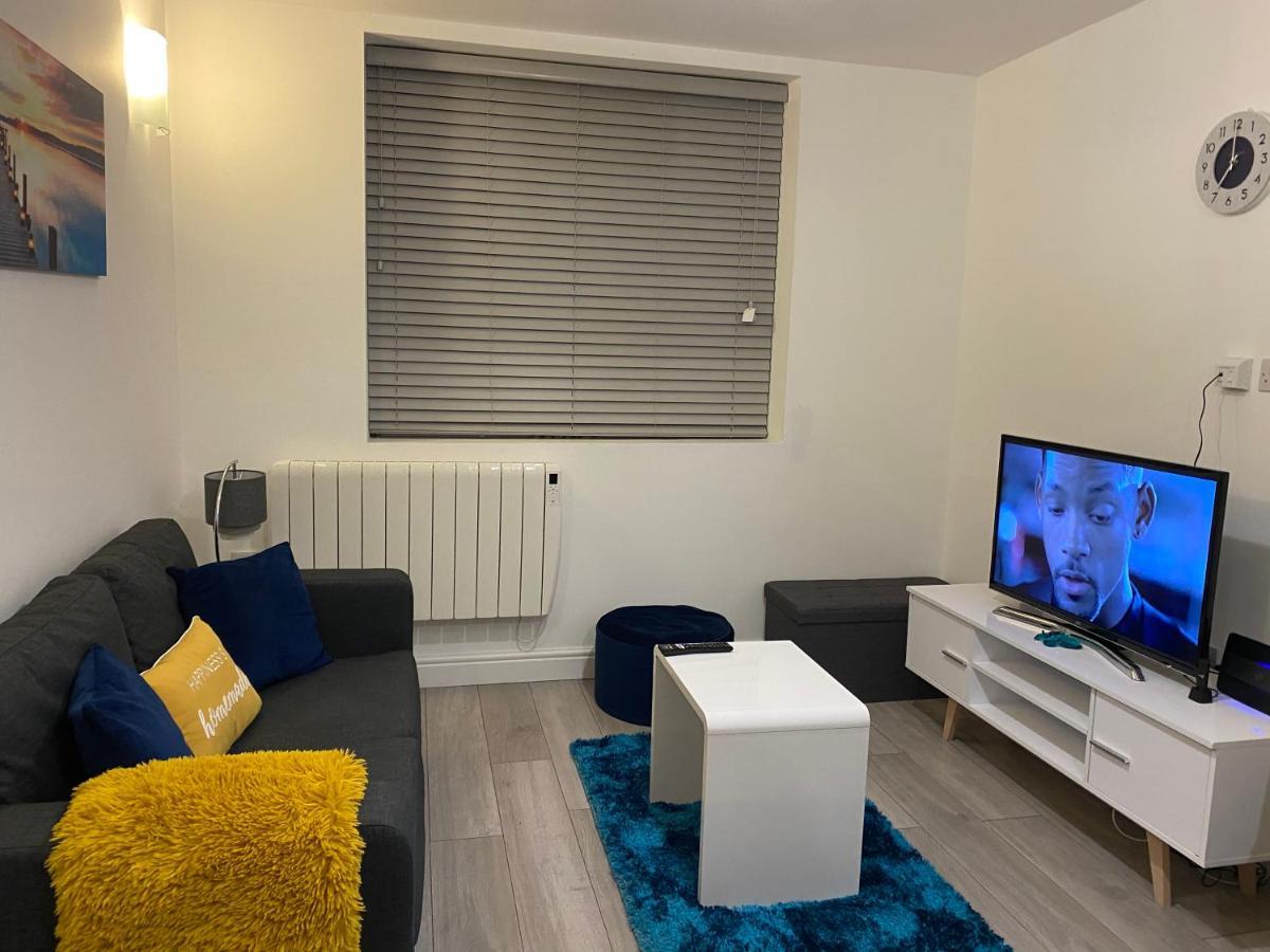 Marie'S Serviced Apartments- 2 Bedroom City Stay Bedford Exterior photo
